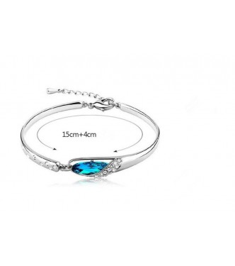 Elegantna srebrna zapestnica z modnim kristalom