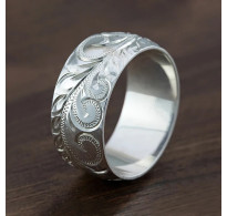 Prstan z rastlinskim vzorcem