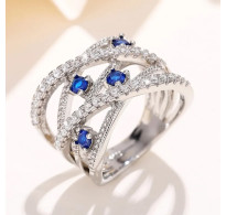 Modni prstan z modrimi kristali