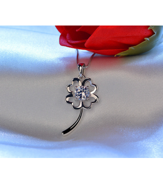Prikupen srebrn obesek Four Clovers Prikupen srebrn obesek Four Clovers