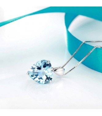 Nežno moder obesek iz srebra