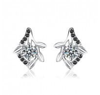 Ljubko elegantni srebrni uhani 