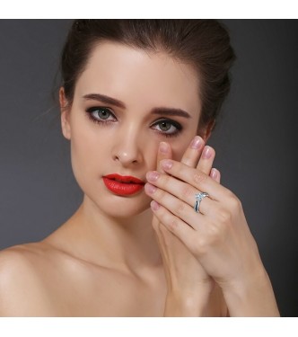 Zaročni prstan klasičnega dizajna