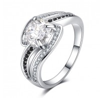 Srebrn prstan z "Vau efektom" 