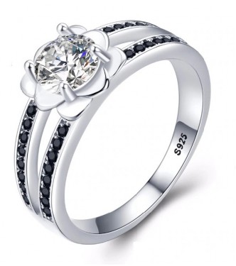 Zapeljiv zaročni prstan s cvetom