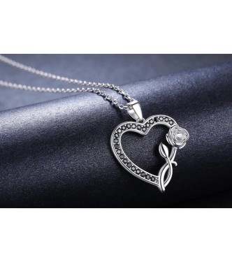 Lep, romantičen srebrn obesek z verižico