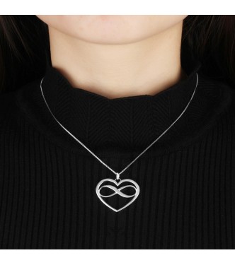 Ljubek srebrn obesek oblike srca