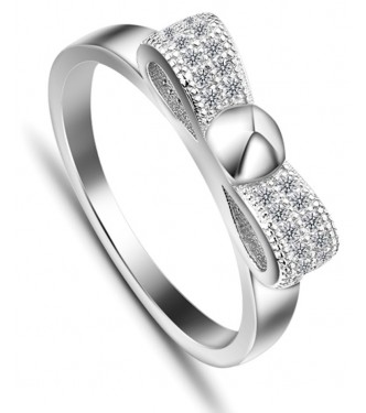 Čudovit srebrn prstan z bogato okrašeno pentljo