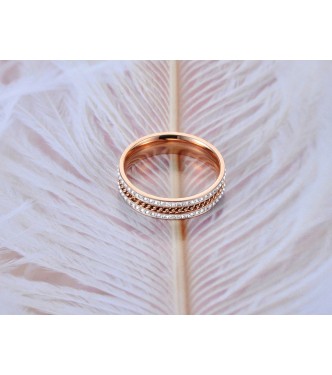 Prekrasen, trendy prstan "Sia"