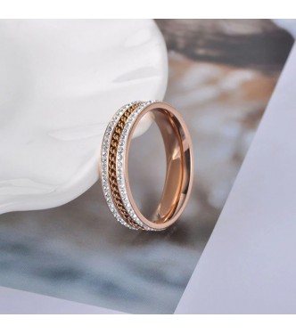 Prekrasen, trendy prstan "Sia"