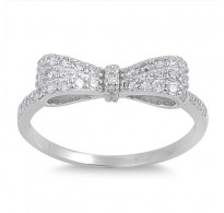 Izjemno prikupen srebrn prstan s pentljo