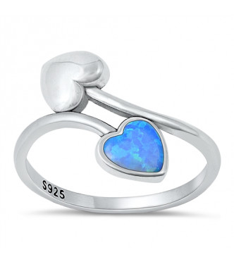 Prisrčen srebrn prstan s srčastim opalom
