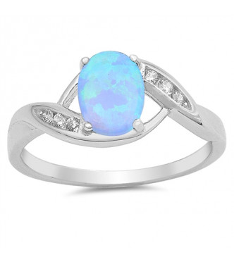 Ljubek srebrn prstan s svetlim opalom Ljubek srebrn prstan s svetlim opalom
