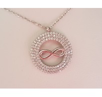 S kristali bogato okrašen srebrn obesek