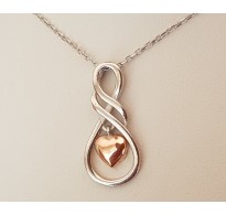 Zelo trendy srebrn obesek