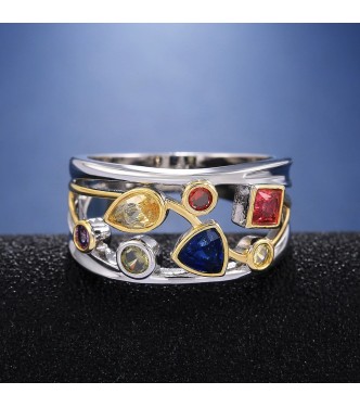 Prisrčen prstan s čudovitimi detajli