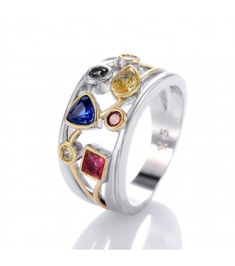 Prisrčen prstan s čudovitimi detajli