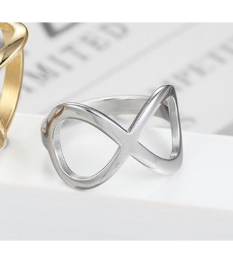 Eleganten prstan iz nerjavečega jekla "Infinity"
