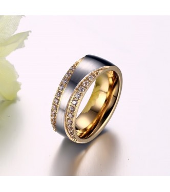 Graciozen ženski  prstan  