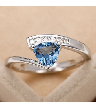 Zelo čudovit prstan Valentina