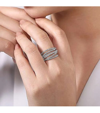 Prekrasen prstan strastne ljubezni