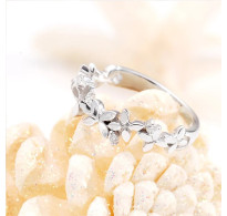 Srebrn prstan cvetja