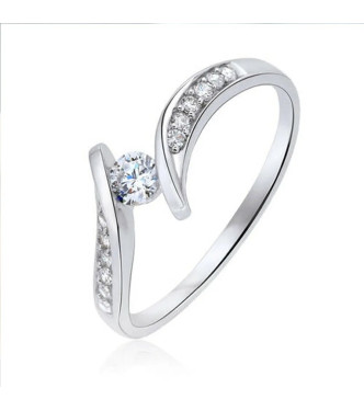 Eleganten srebrn prstan Elvita